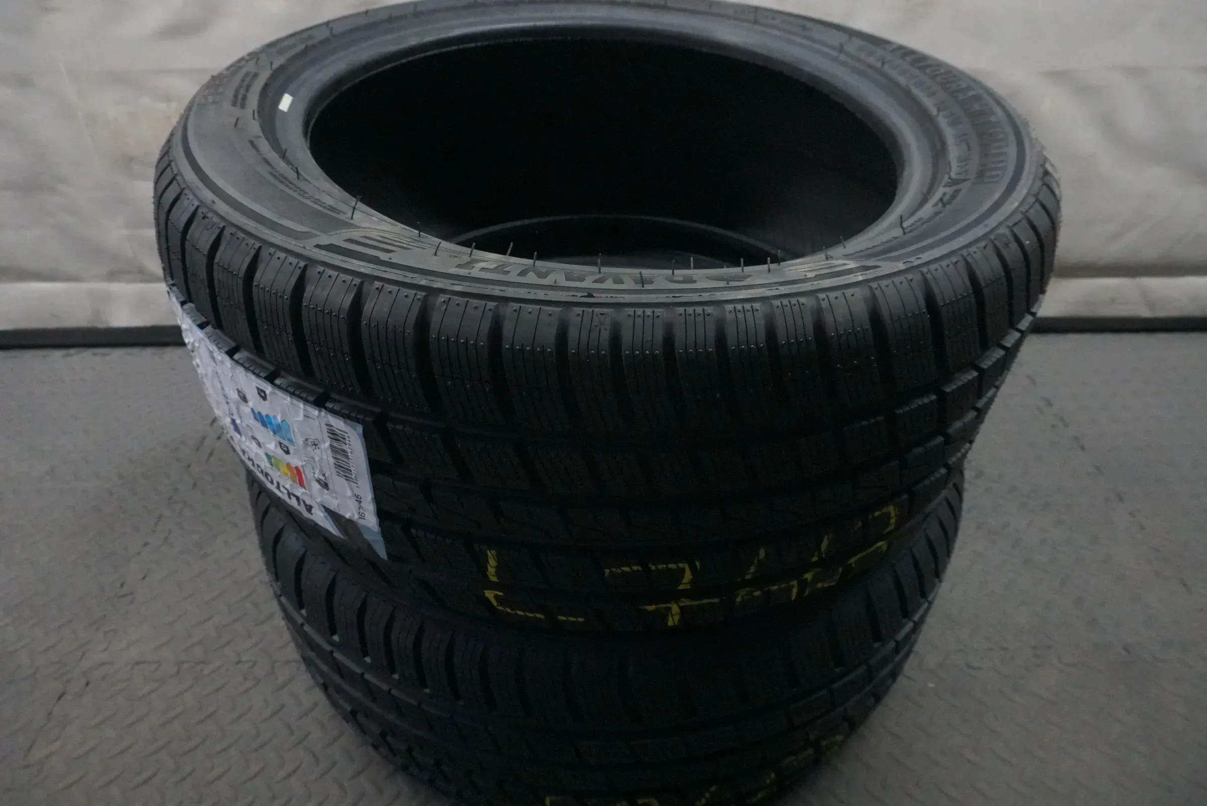 2x 255/45R18 103W No-Name Davanti Alltoura HT Allwetterreifen 2024 Neu L743 - Bild 1