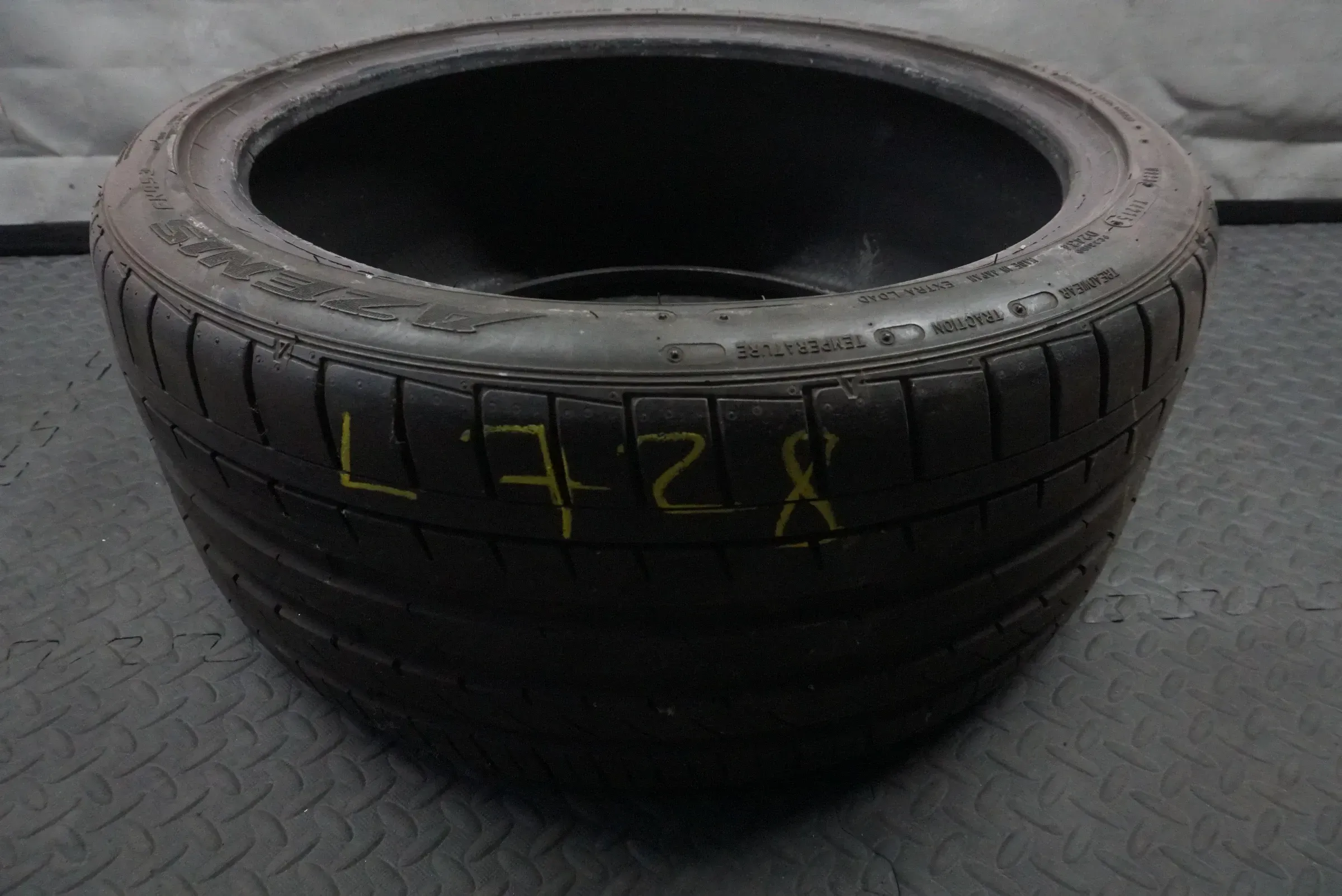 1x 245/35R19 93Y Falken Azensis FK453 Sommerreifen 2015 L728 - Bild 1